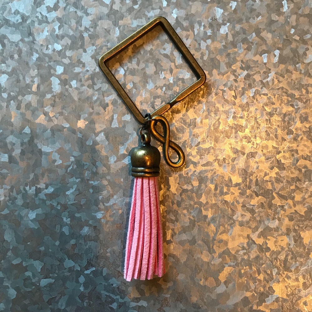5/$35 😍 Bronze Pink Tassel Infinity Keychain 💕